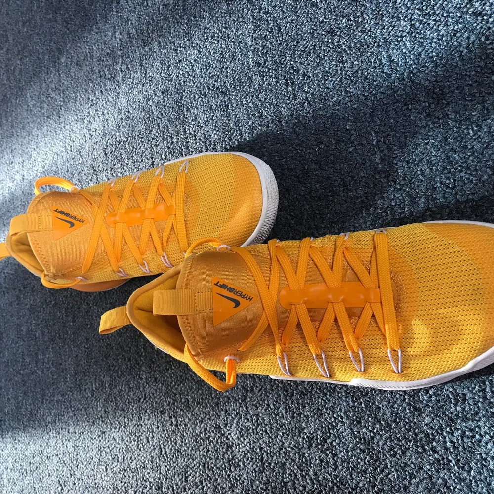 Boys shoes